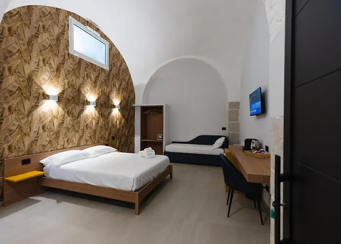 Behome Bed & Breakfast 4*