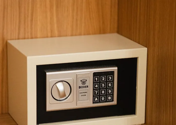 לינה וארוחת בוקר Behome 4*